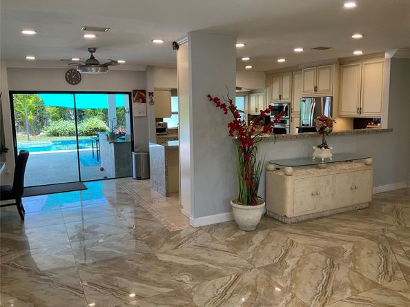 10477 NW 4th St, Coral Springs FL 33071