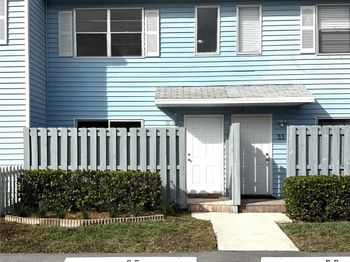 35 SW 3rd St