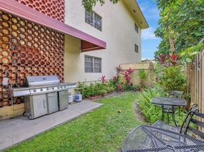 917 NE 16th Ave 7, Fort Lauderdale FL 33304