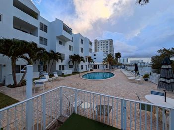2860 NE 14th St Causeway