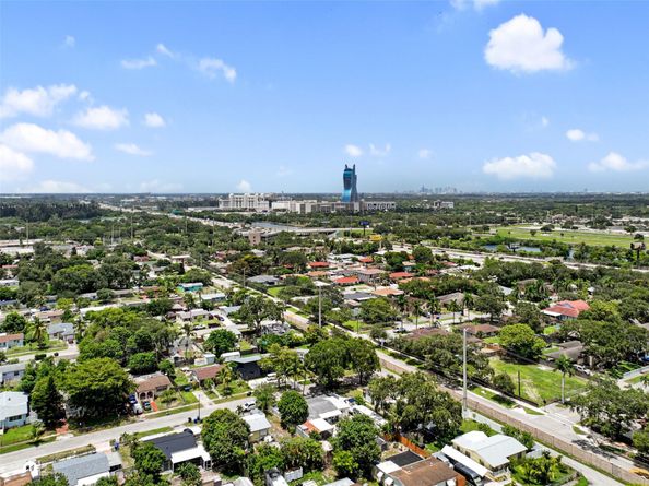 6404 Meade St, Hollywood FL 33024