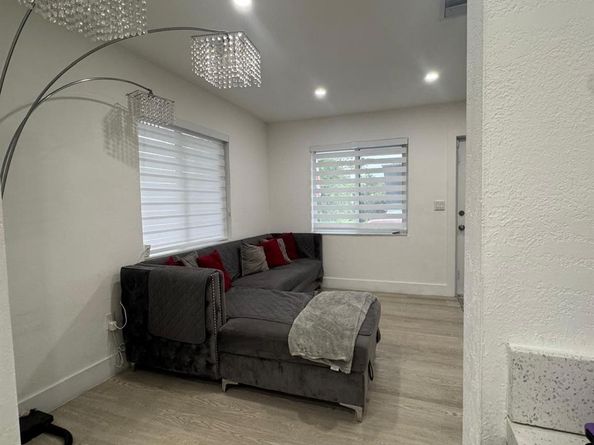 6404 Meade St, Hollywood FL 33024