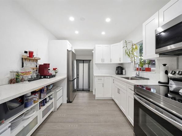 6404 Meade St, Hollywood FL 33024