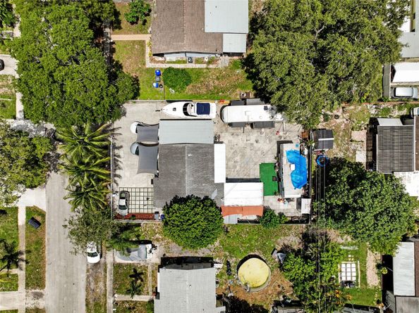6404 Meade St, Hollywood FL 33024