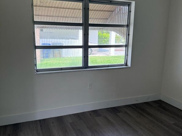 237 E Ilex Dr, West Palm Beach FL 33403