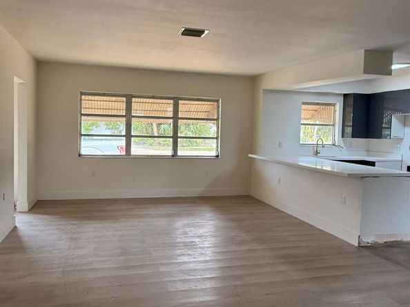 237 E Ilex Dr, West Palm Beach FL 33403
