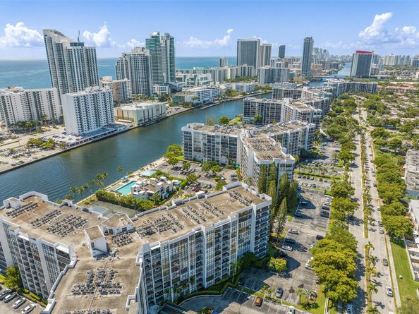 800 Parkview Dr 1001, Hallandale Beach FL 33009
