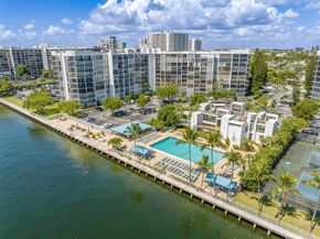 800 Parkview Dr 1001, Hallandale Beach FL 33009
