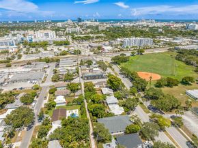 301 SW 17th St, Fort Lauderdale FL 33315