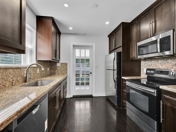 301 SW 17th St, Fort Lauderdale FL 33315