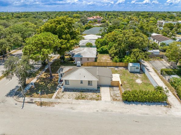 301 SW 17th St, Fort Lauderdale FL 33315