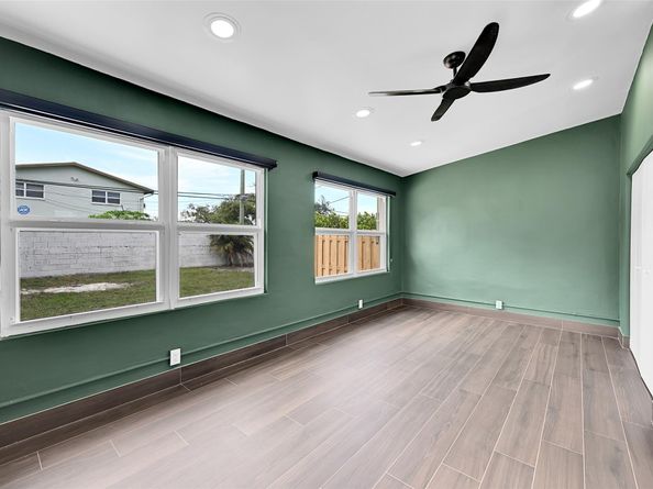 301 SW 17th St, Fort Lauderdale FL 33315