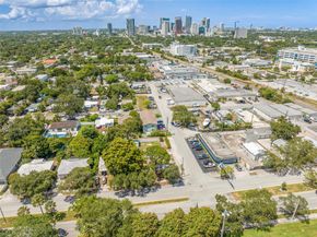 301 SW 17th St, Fort Lauderdale FL 33315