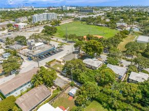 301 SW 17th St, Fort Lauderdale FL 33315