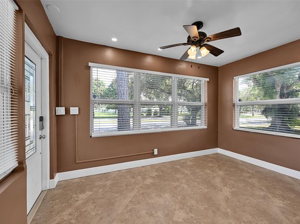 301 SW 17th St, Fort Lauderdale FL 33315