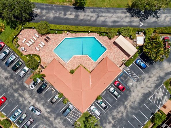 5836 Coral Lake Dr 312, Margate FL 33063