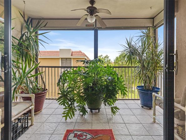 5836 Coral Lake Dr 312, Margate FL 33063