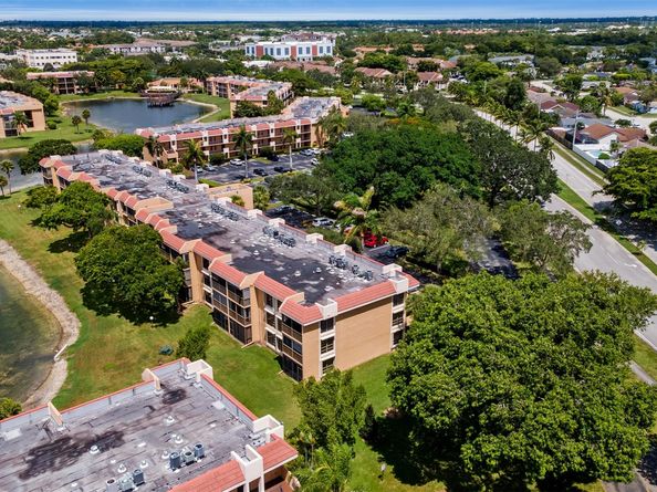 5836 Coral Lake Dr 312, Margate FL 33063