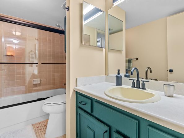 5836 Coral Lake Dr 312, Margate FL 33063