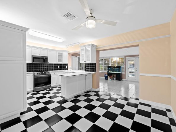 381 SE 6th Ter, Pompano Beach FL 33060