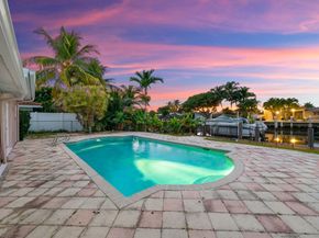 381 SE 6th Ter, Pompano Beach FL 33060