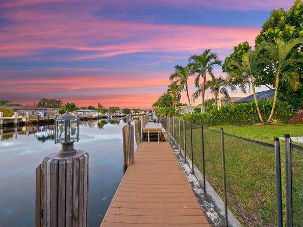 381 SE 6th Ter, Pompano Beach FL 33060