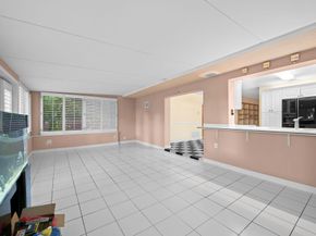 381 SE 6th Ter, Pompano Beach FL 33060