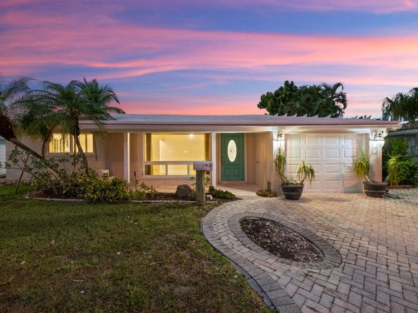 381 SE 6th Ter, Pompano Beach FL 33060