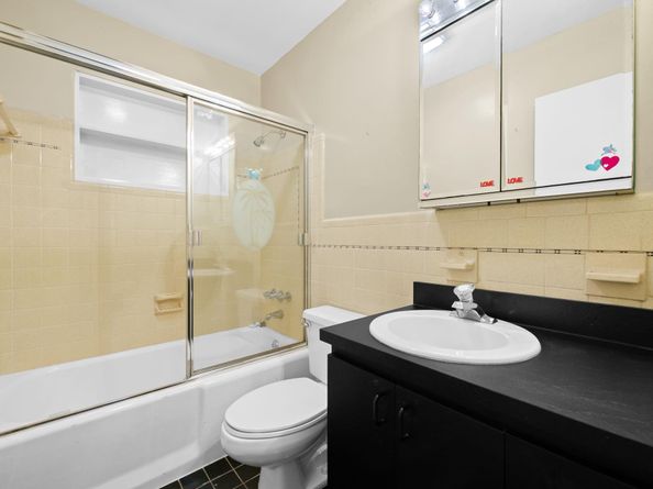 381 SE 6th Ter, Pompano Beach FL 33060