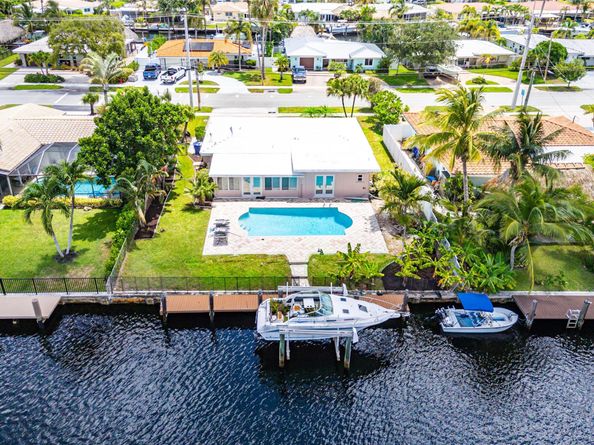 381 SE 6th Ter, Pompano Beach FL 33060