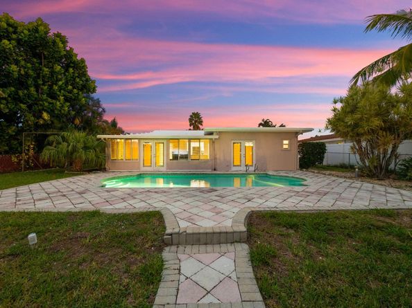 381 SE 6th Ter, Pompano Beach FL 33060