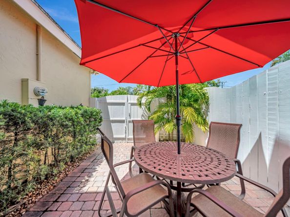 607 SW 5th Ave, Fort Lauderdale FL 33315