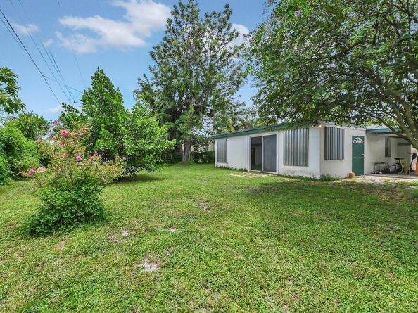 629 Dogwood Road, West Palm Beach FL 33409