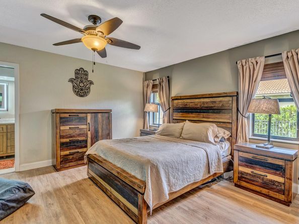 1462 NW 97th Ter, Coral Springs FL 33071