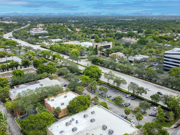 1462 NW 97th Ter, Coral Springs FL 33071