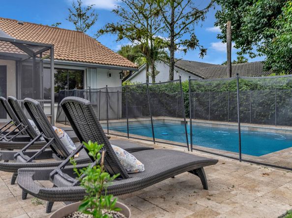 1462 NW 97th Ter, Coral Springs FL 33071