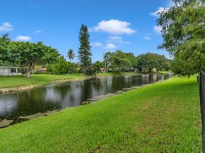 1462 NW 97th Ter, Coral Springs FL 33071