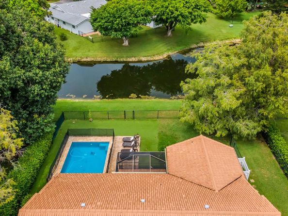 1462 NW 97th Ter, Coral Springs FL 33071