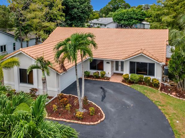 1462 NW 97th Ter, Coral Springs FL 33071