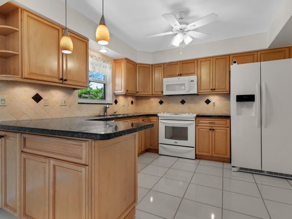 2720 SE 2nd Court, Pompano Beach FL 33062