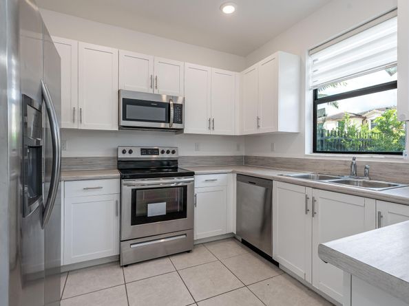 4645 Caspian Way, Davie FL 33314