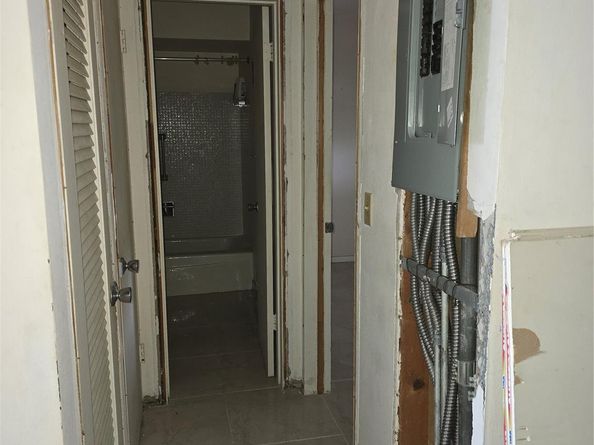 455 Paradise Isle Blvd 305, Hallandale Beach FL 33009