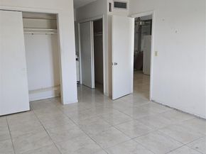 455 Paradise Isle Blvd 305, Hallandale Beach FL 33009