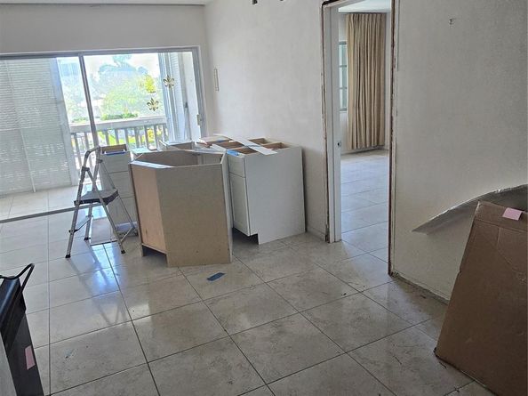 455 Paradise Isle Blvd 305, Hallandale Beach FL 33009