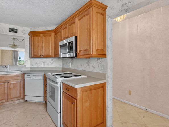 23277 Barwood Lane N 406, Boca Raton FL 33428