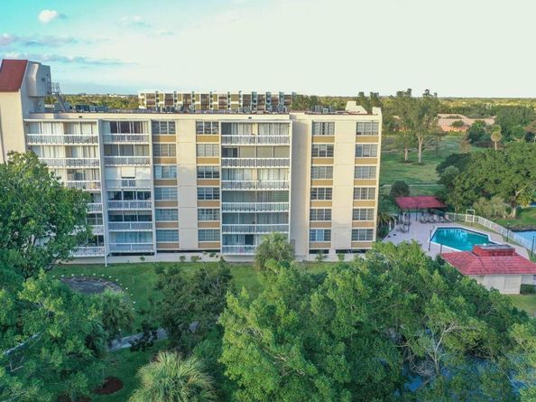 7051 Environ Boulevard 633, Lauderhill FL 33319