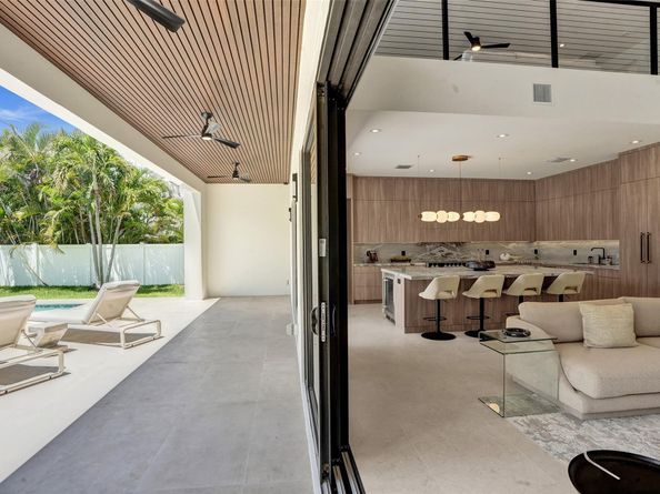 2728 NE 31st St, Lighthouse Point FL 33064