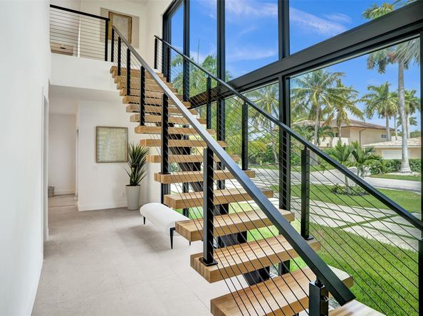 2728 NE 31st St, Lighthouse Point FL 33064