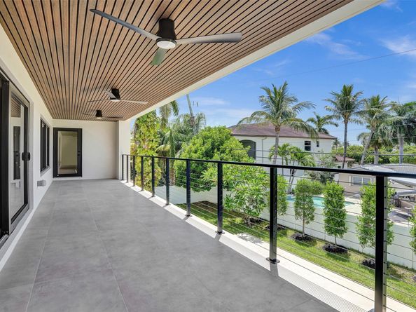 2728 NE 31st St, Lighthouse Point FL 33064