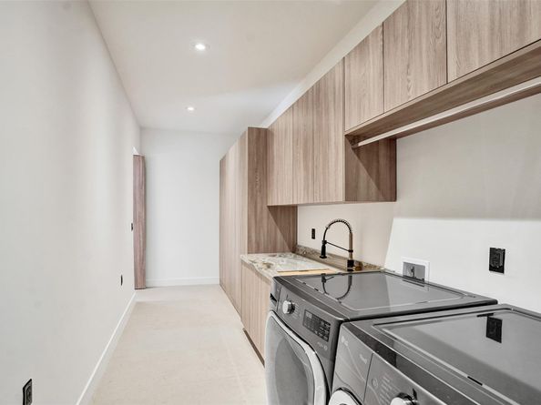 2728 NE 31st St, Lighthouse Point FL 33064